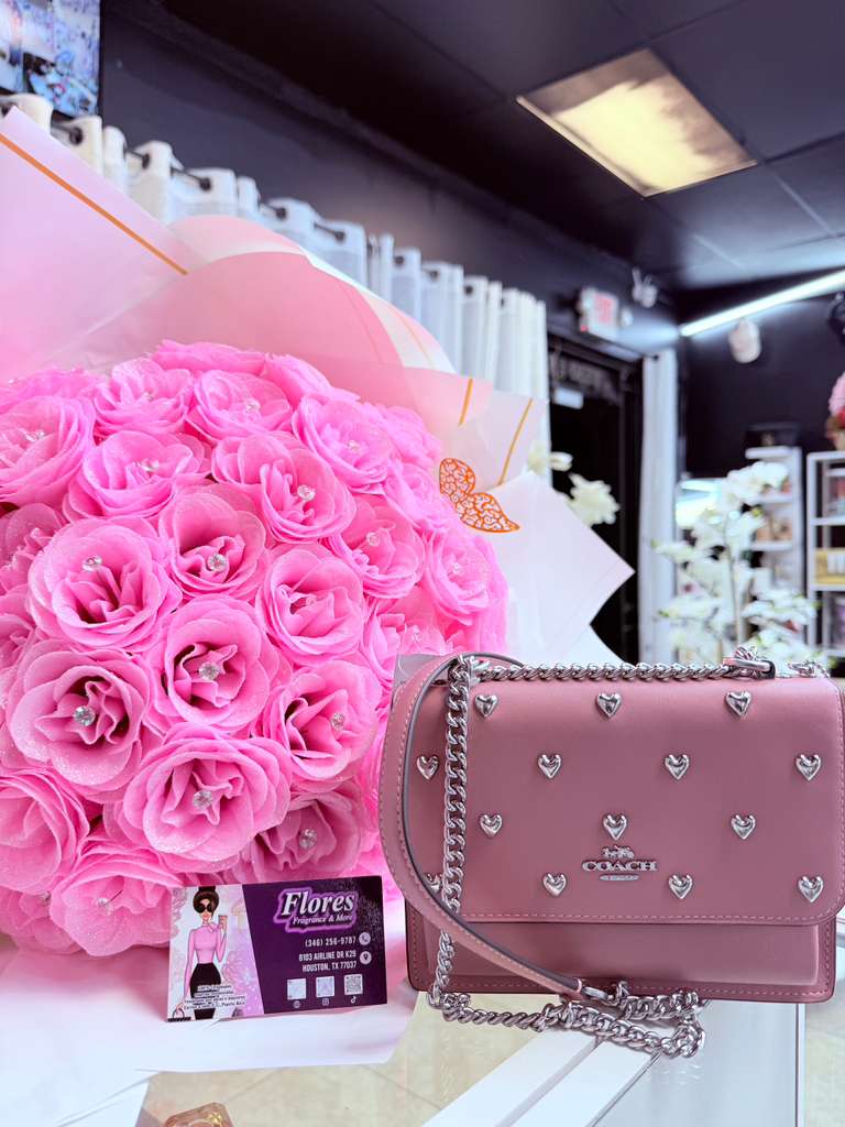 COACH ROSA CON CORAZONES CROSBODY